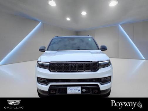 2023 Jeep Grand Wagoneer L Series III