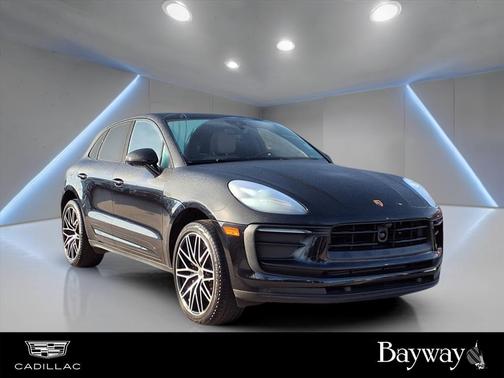 2024 Porsche Macan Base