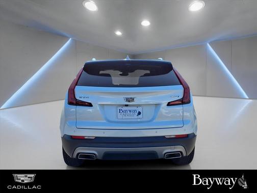 2022 Cadillac XT4 Premium Luxury