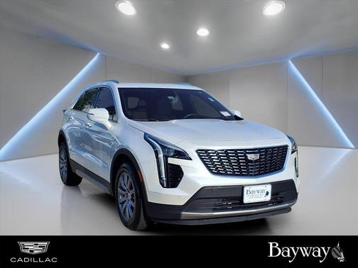 2022 Cadillac XT4 Premium Luxury