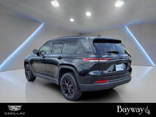 2024 Jeep Grand Cherokee Laredo