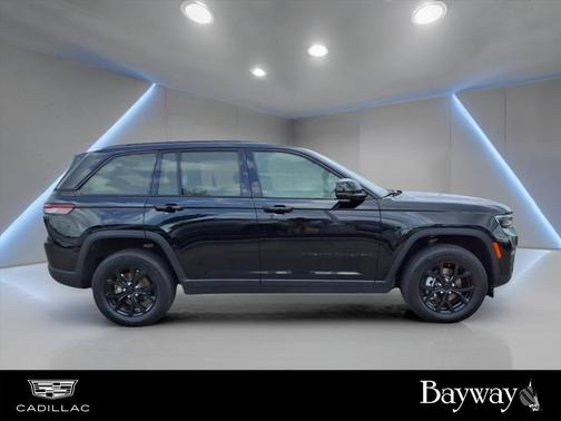 2024 Jeep Grand Cherokee Laredo