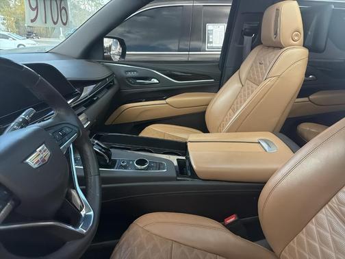 2023 Cadillac Escalade Sport