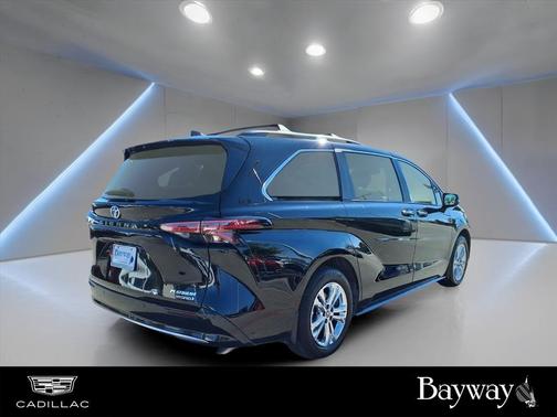 2024 Toyota Sienna Platinum 7 Passenger