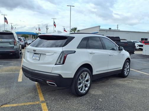 Crystal White Tri-Coat 2021 Cadillac XT5 Sport