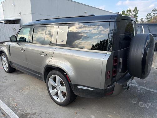 2023 Land Rover Defender X-Dynamic SE