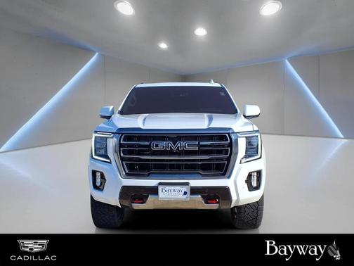 Summit White 2024 GMC Yukon XL AT4