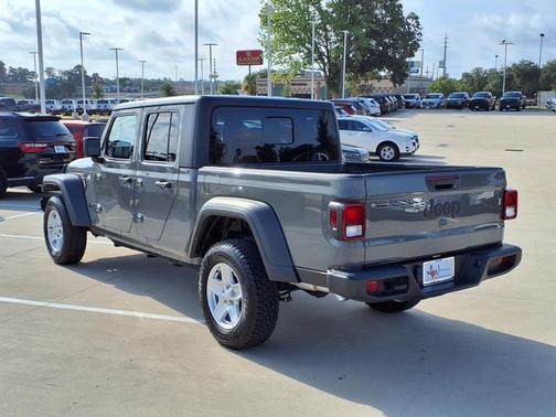 2023 Jeep Gladiator Sport