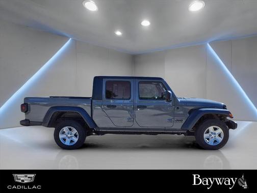 2023 Jeep Gladiator Sport