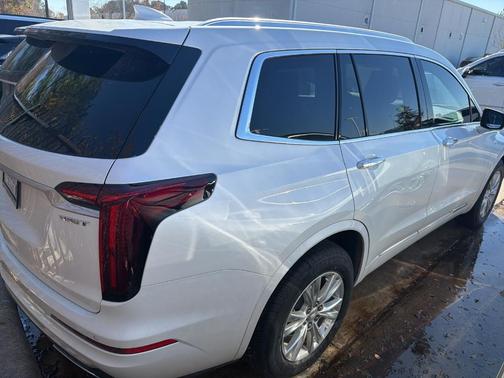 2023 Cadillac XT6 Luxury FWD