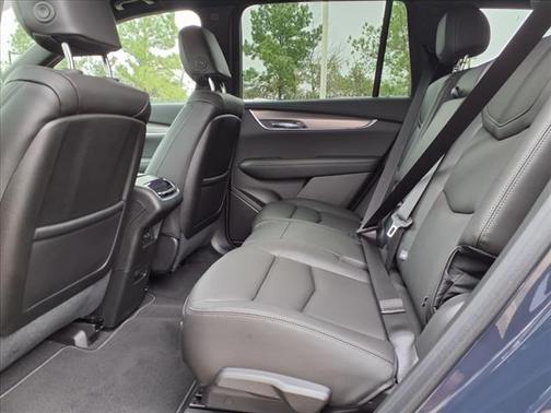 2025 Cadillac XT6 Luxury FWD