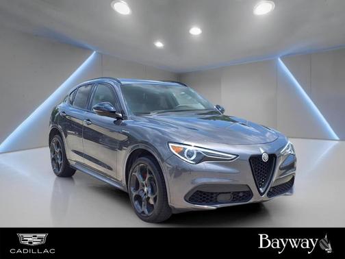 Vesuvio Gray Metallic 2023 Alfa Romeo Stelvio Veloce
