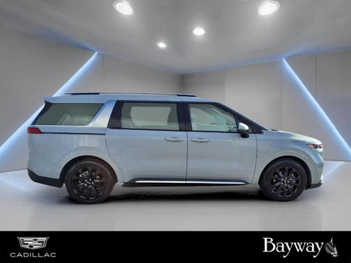 2024 Kia Carnival SX