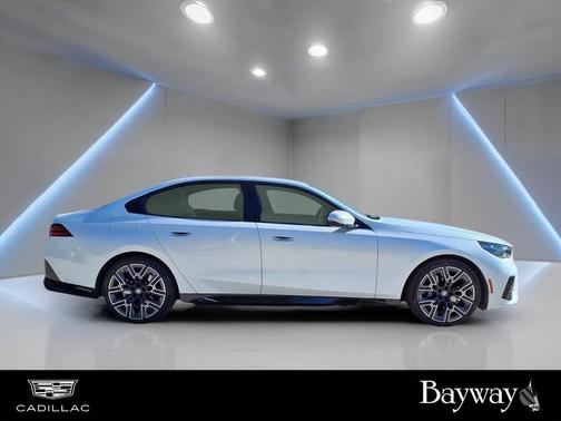 2025 BMW 530 i xDrive