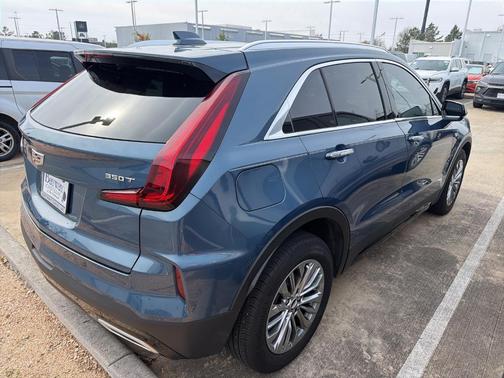 2024 Cadillac XT4 Premium Luxury