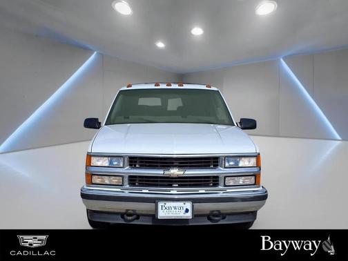 Summit White 1997 Chevrolet Suburban 1500