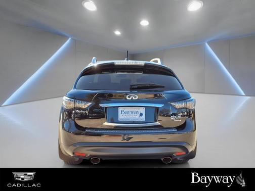 2017 INFINITI QX70 Base