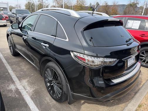 2017 INFINITI QX70 Base