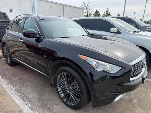 2017 INFINITI QX70 Base
