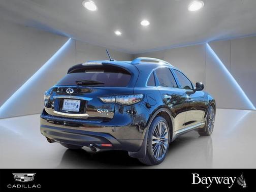 2017 INFINITI QX70 Base