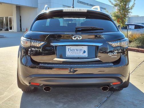 2017 INFINITI QX70 Base