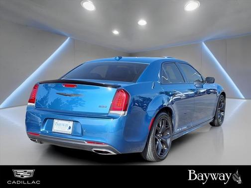 2021 Chrysler 300 Touring