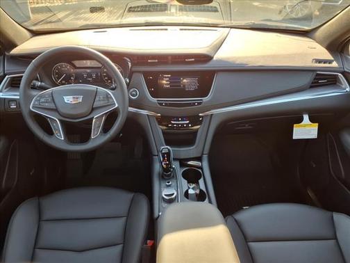 2025 Cadillac XT5 Luxury