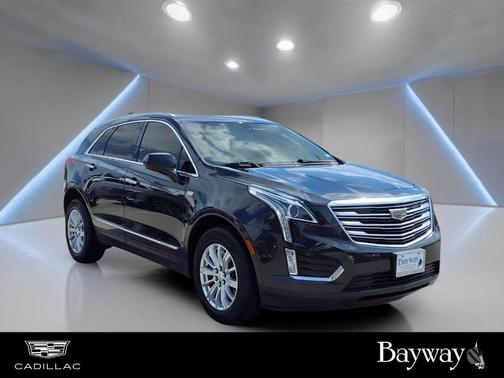 Manhattan Noir Metallic 2019 Cadillac XT5 Base