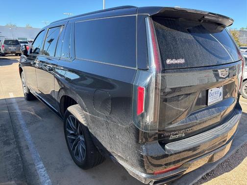 2023 Cadillac Escalade ESV Sport Platinum