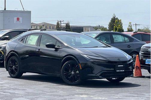 2025 Toyota Prius L