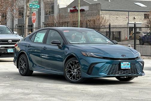 Ocean Gem/Midnight Black Metallic 2026 Toyota Camry XSE