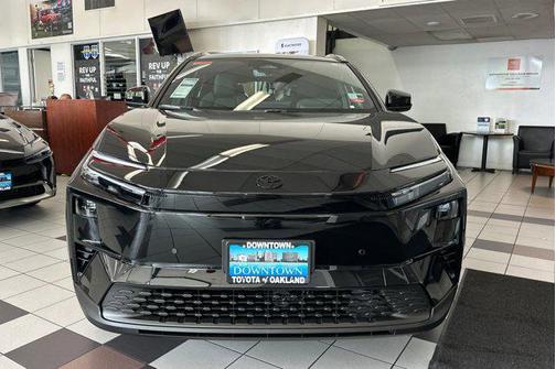 Midnight Black Metallic 2026 Toyota C-HR SE