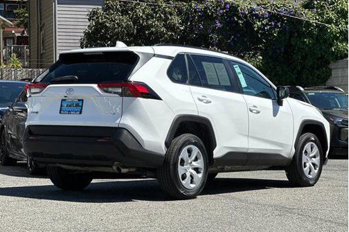 2021 Toyota RAV4 LE