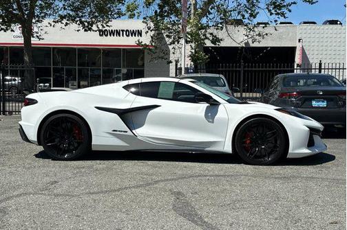 Arctic White 2024 Chevrolet Corvette Z06