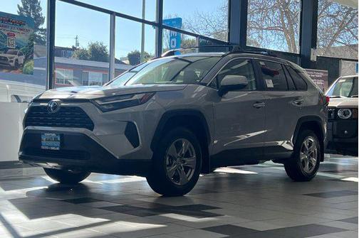 2025 Toyota RAV4 Hybrid LE