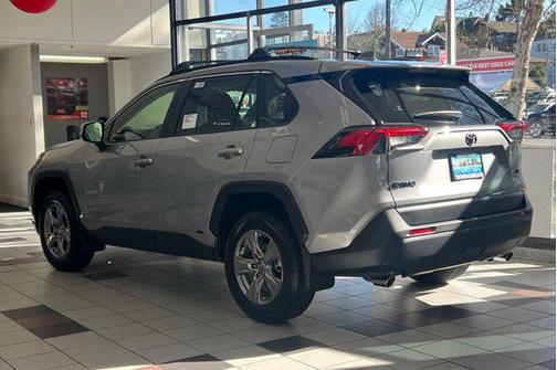 2025 Toyota RAV4 Hybrid LE