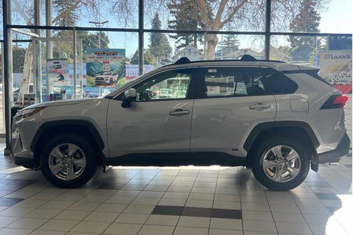 2025 Toyota RAV4 Hybrid LE