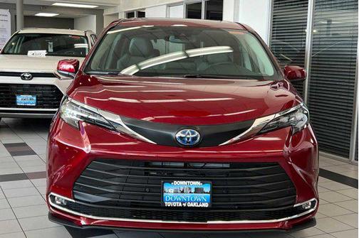 2024 Toyota Sienna XLE 7 Passenger