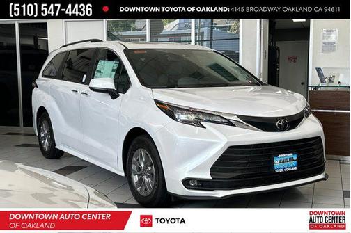 Wind Chill Pearl 2026 Toyota Sienna XLE