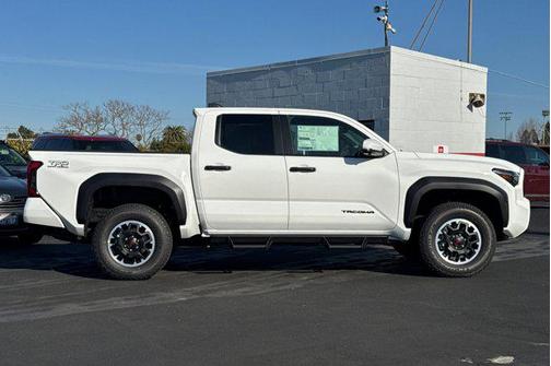 2025 Toyota Tacoma TRD Off Road