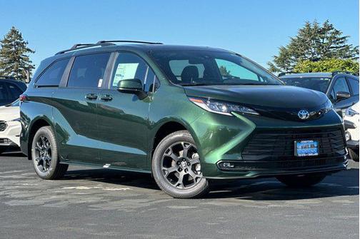 2025 Toyota Sienna Woodland Edition