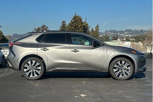 2026 Subaru Solterra Limited