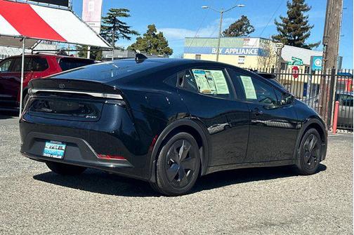 2025 Toyota Prius Plug-In Hybrid SE