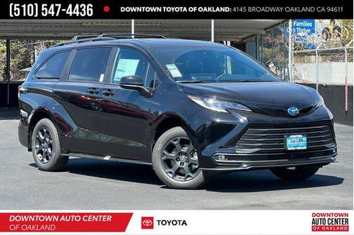 2025 Toyota Sienna Woodland Edition