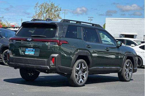 Deep Emerald Green Pearl 2026 Subaru Outback Touring XT