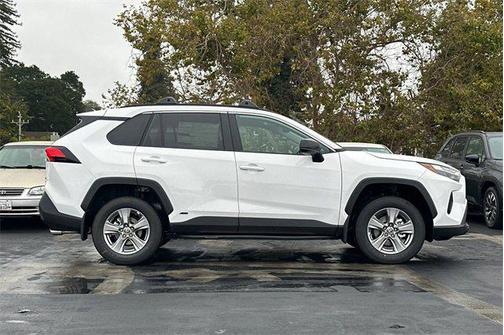 2025 Toyota RAV4 Hybrid LE