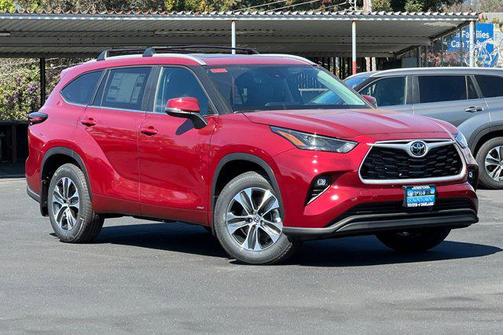 2025 Toyota Highlander Hybrid XLE