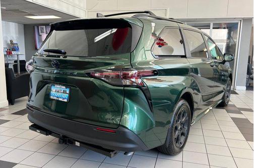 2025 Toyota Sienna Woodland Edition