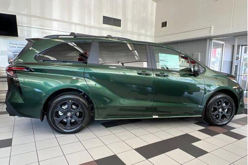 2025 Toyota Sienna Woodland Edition