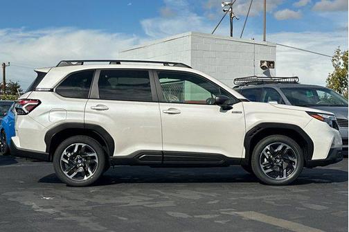 2025 Subaru Forester Hybrid Premium